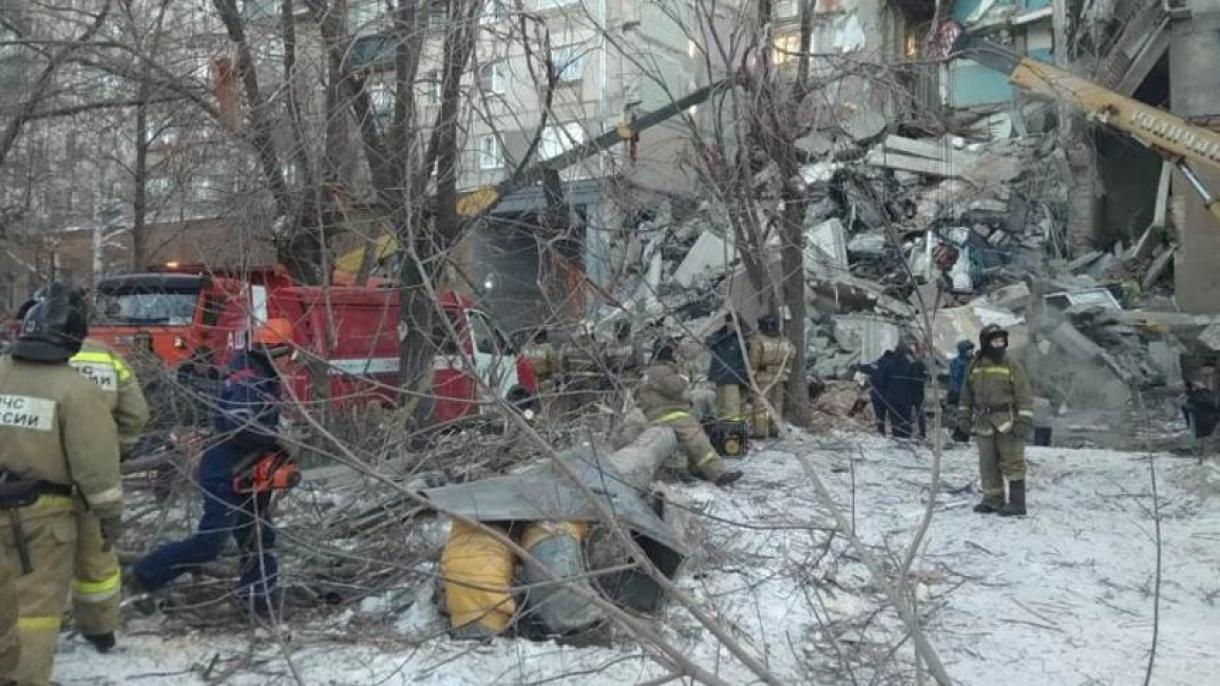 俄罗斯坍塌大楼废墟下丧生人数升至37