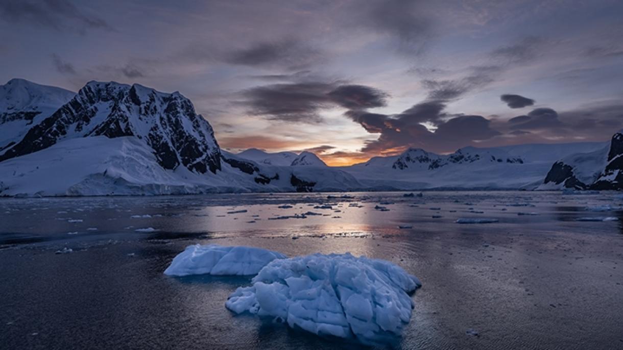 Şərqi Antarktida buzlağının altında böyük bir quru təbəqəsi aşkar edildi