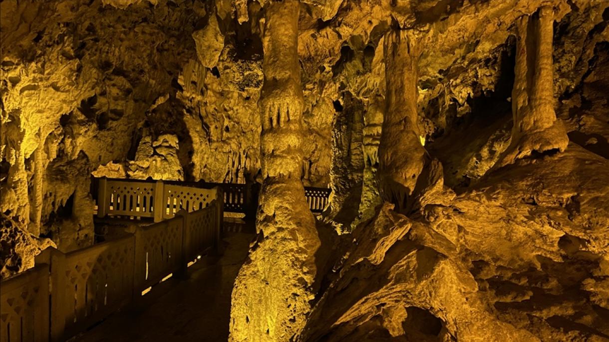 غارهای ترکیه با آثار تاریخی و طبیعی که دارد، مورد توجه گردشگران است