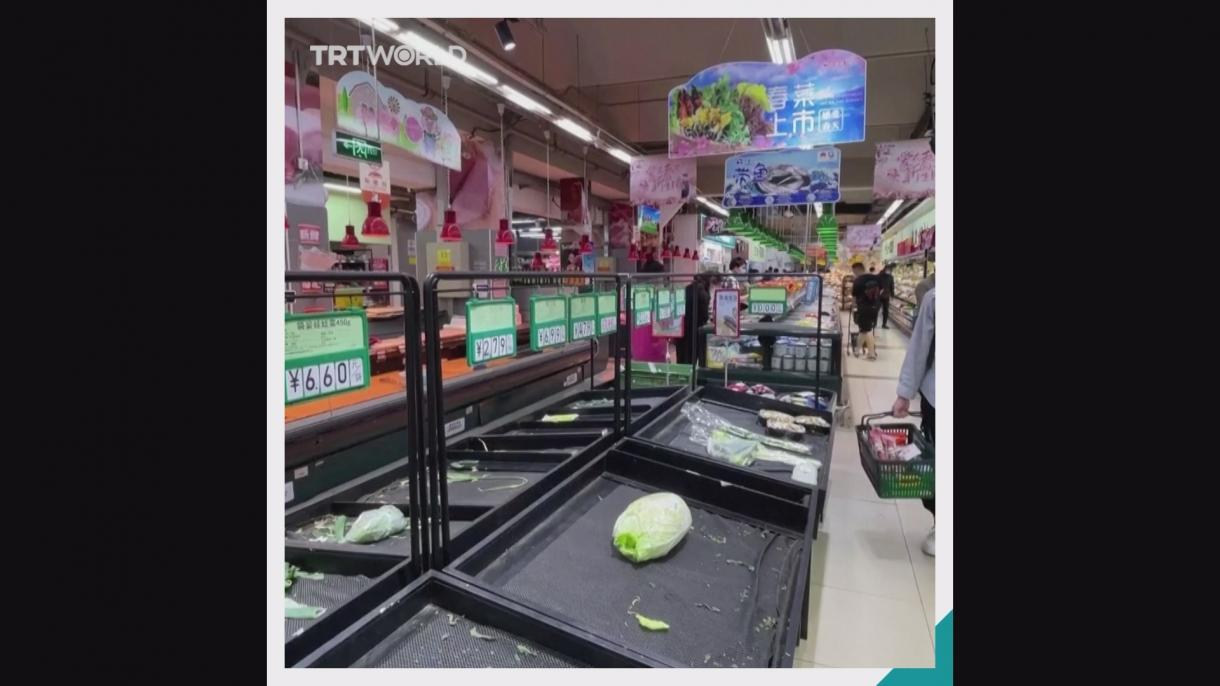 Locuitorii capitalei Beijing își fac provizii de alimente