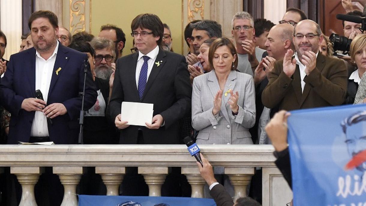 La Fiscalía se querellará por rebelión contra Puigdemont y su destituido Govern