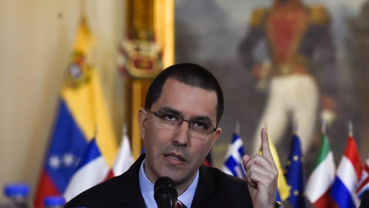 Canciller de Venezuela reacciona a las sanciones de EE.UU. y la UE contra su país