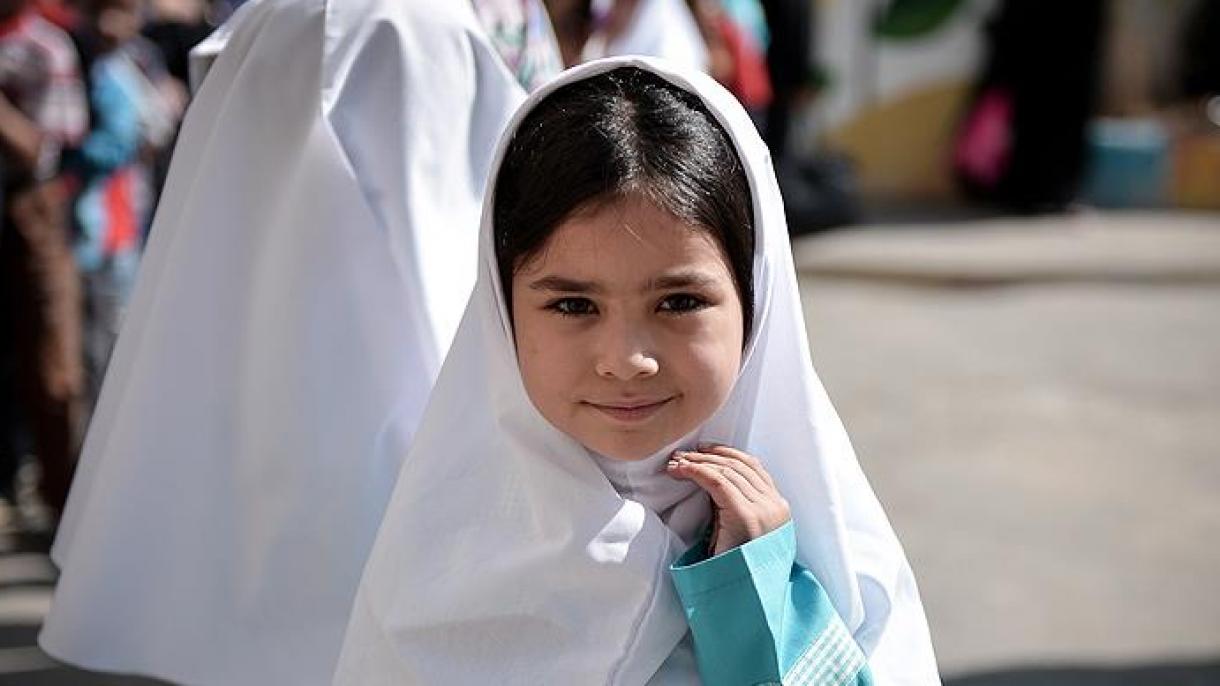 İranda on minlərlə uşaq təhsil ala bilmir