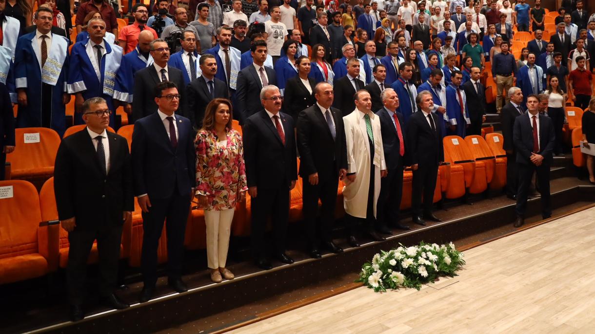 Çavuşoğlu: Europa se aleja gradualmente de sus valores