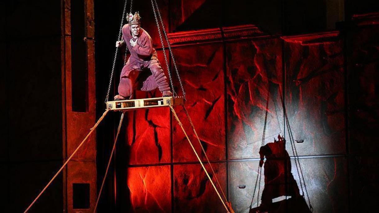 تئاتر موزیکال "نتردام پاریس" در استانبول به نمایش در می آید