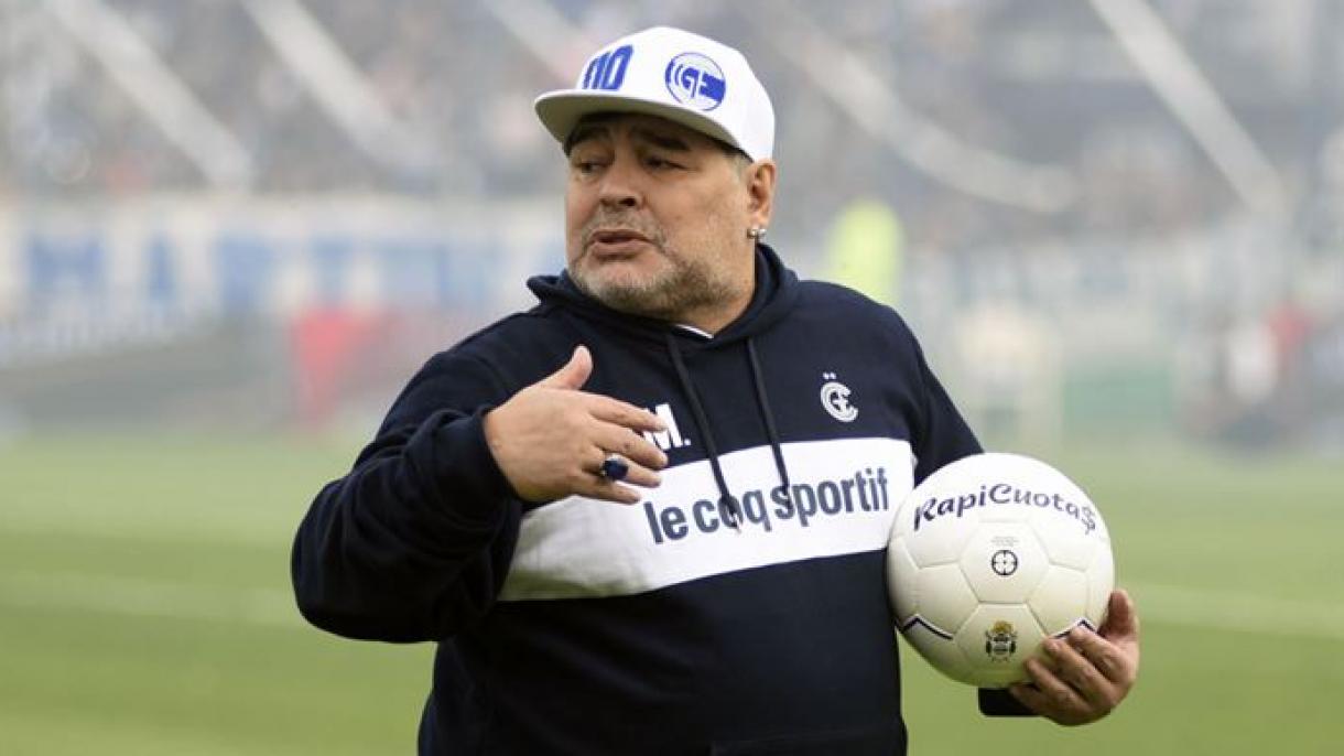 Maradona oferece ceder parte de seu salário para o coronavírus