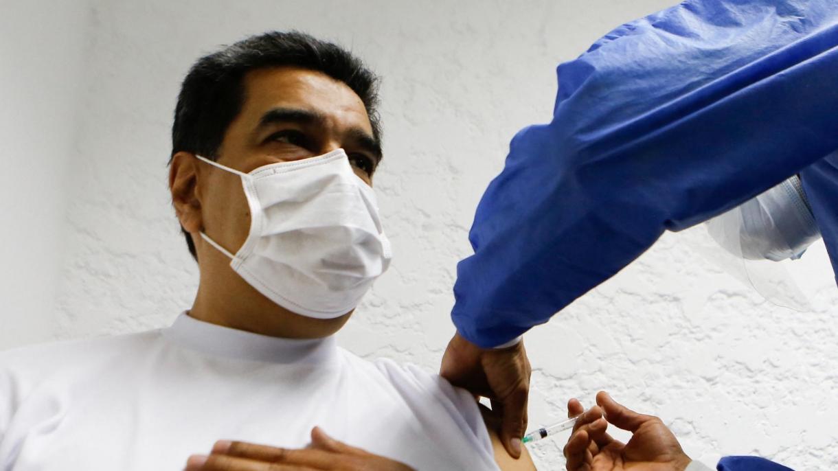 Presidente de Venezuela Nicolás Maduro recibe primera dosis de la vacuna rusa