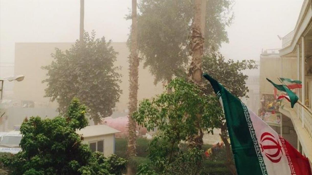 گرما و ریزگردها 32 نفر را در ایران به بیمارستان کشاند