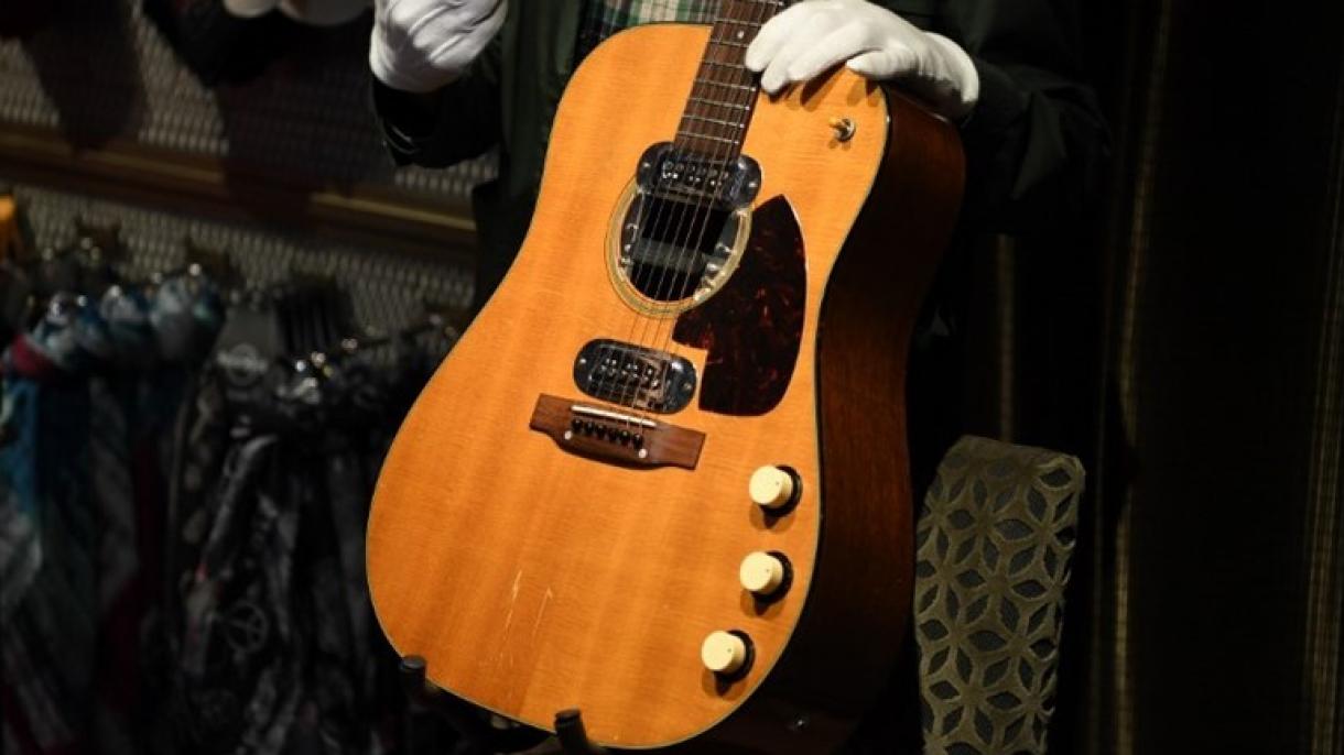 Vendida por 6 millones de dólares la guitarra que Kurt Cobain tocó en ‘MTV Unplugged’