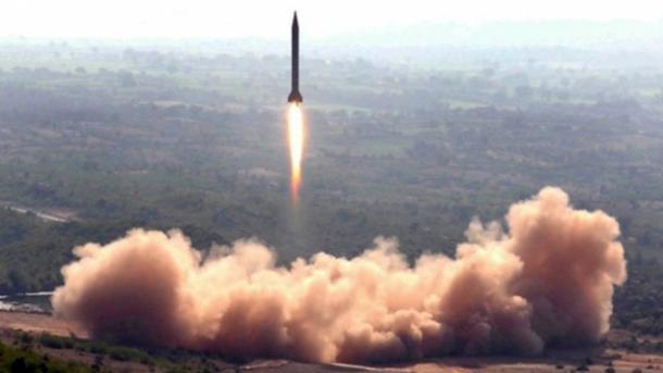 Corea del Norte prueba un misil desde un submarino