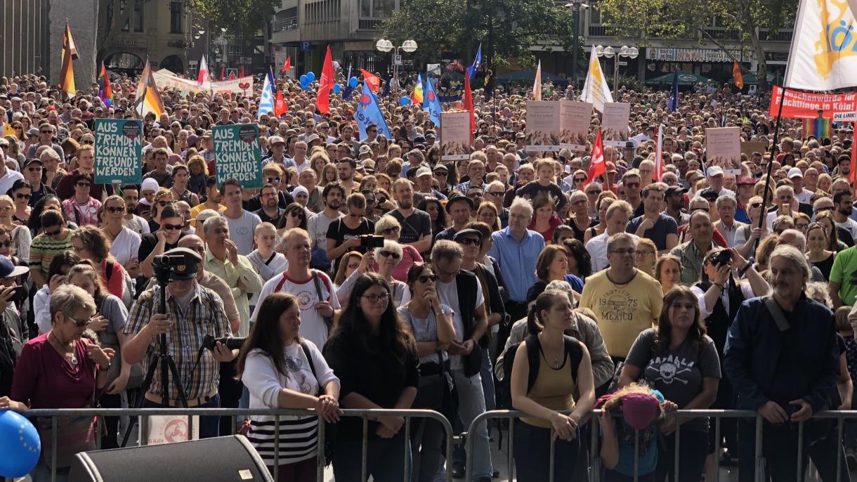 Германиянын Келн шаарында 10 ми4деген киши митингге чыгышты