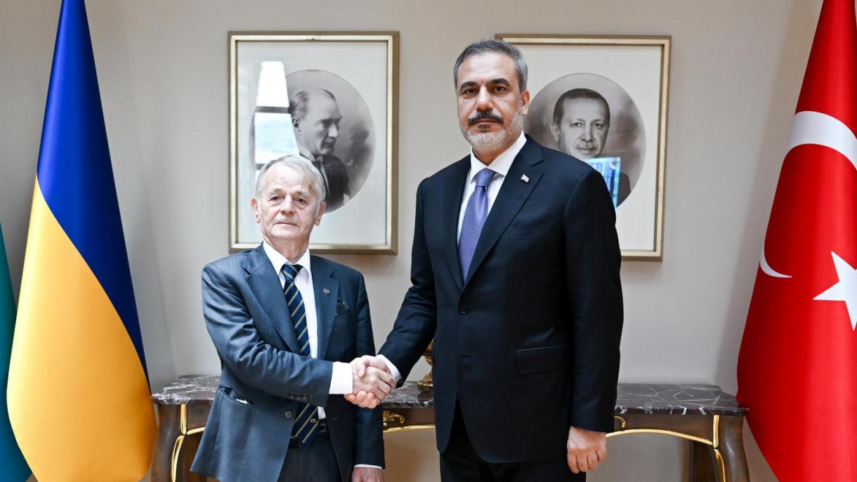 وزیر امور ترکیه با رهبر ترک‌های تاتار کریمه دیدار کرد