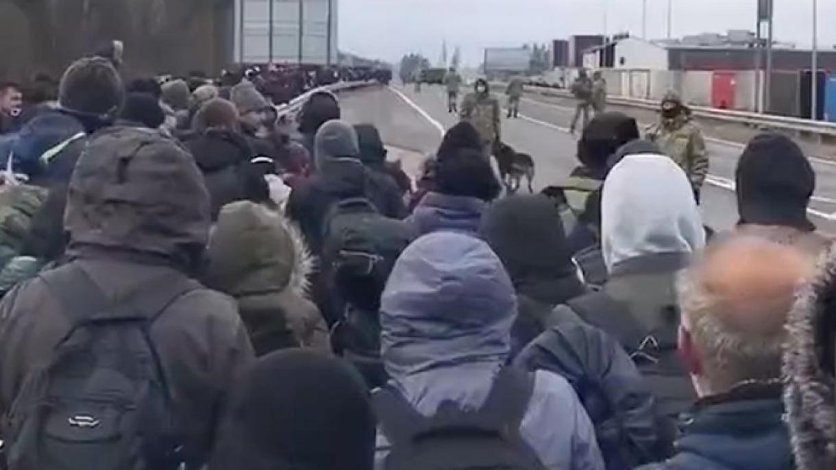 Ha llegado a la frontera polaca la caravana de migrantes procedentes de Bielorrusia
