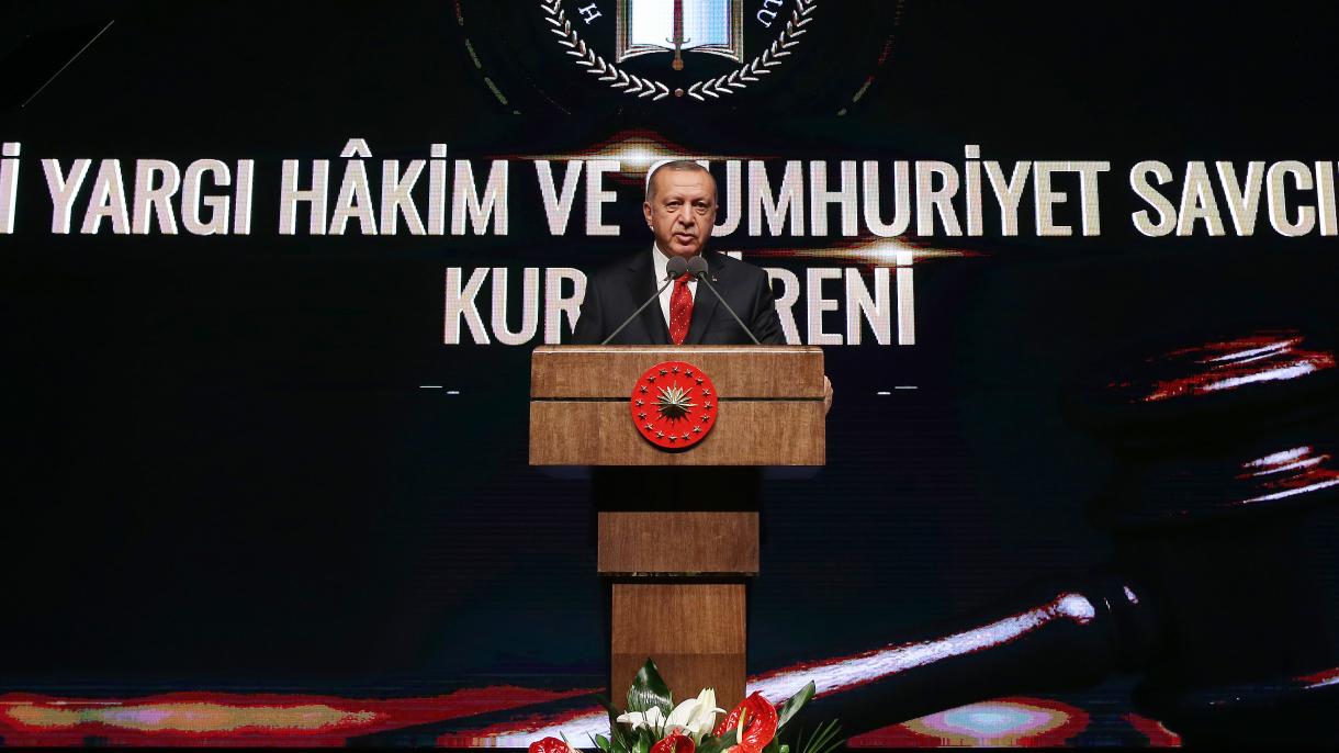 Prezident Erdogan adalata ünsleri çekdi