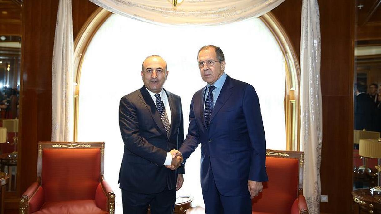 チャウショール外相がロシア外相と電話協議 チャウショール外相がロシア外相と電話協議