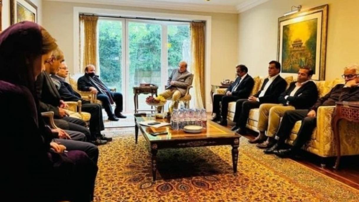 لندن میں وزیراعظم  شہباز شریف کی نواز شریف سے ملاقات; الیکشن وقت پر کروانے کا اٹل فیصلہ