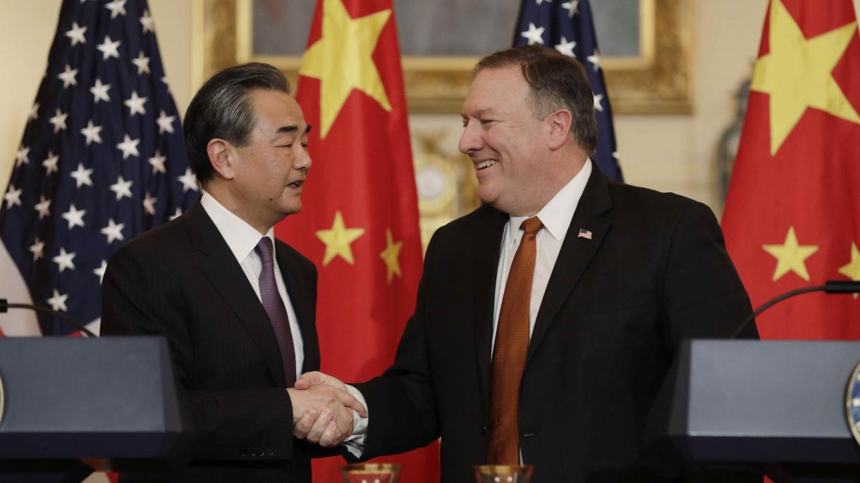 美国国务卿蓬佩奥与中国外长王毅举行电话会晤