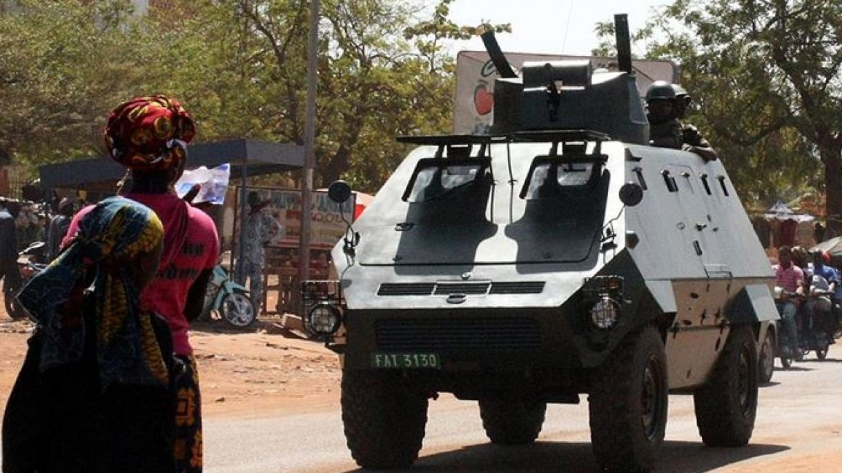 O exército do Mali deteve muitos altos responsáveis, incluindo o primeiro-ministro