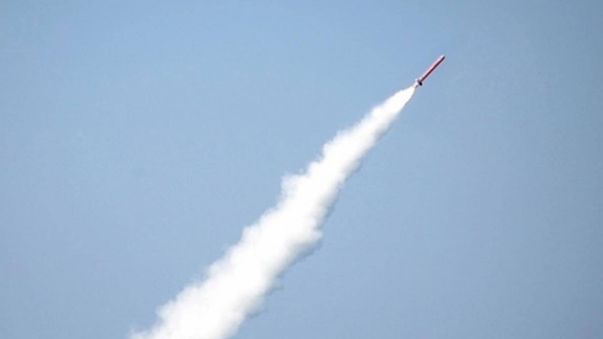 朝鲜试射“火星-12”型远程弹道导弹