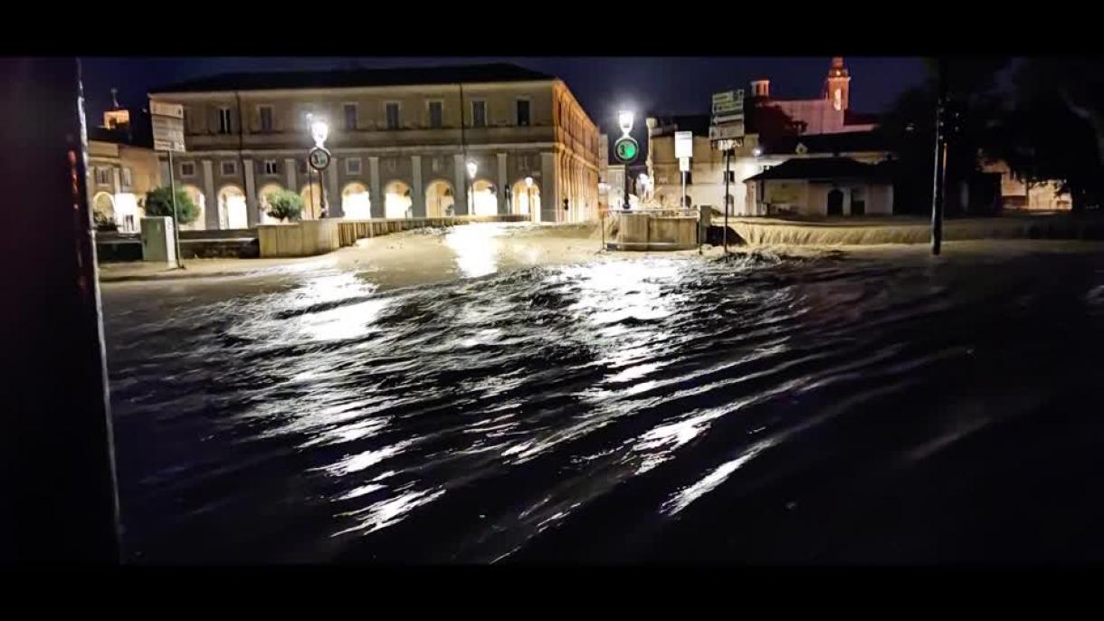 7 mortos nas inundações em Itália