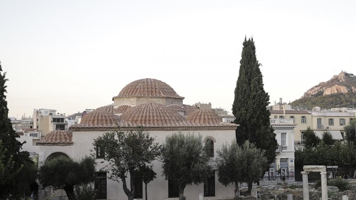 希腊一清真寺遭石块袭击