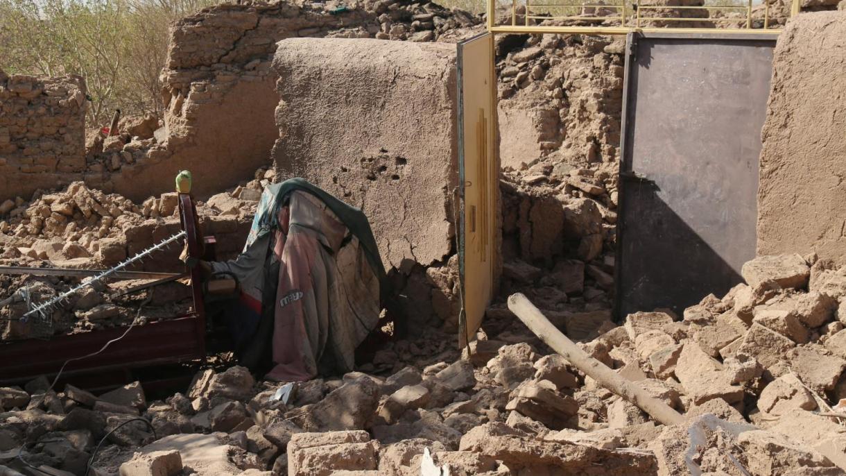 هرات ولایتیده زلزله عاقبتیده حیاتینی یوقاتگن کیشی لر سانی آرتدی