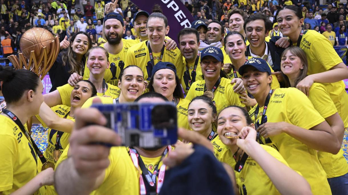 Fenerbahçe Alagöz şampiyon 3.jpg