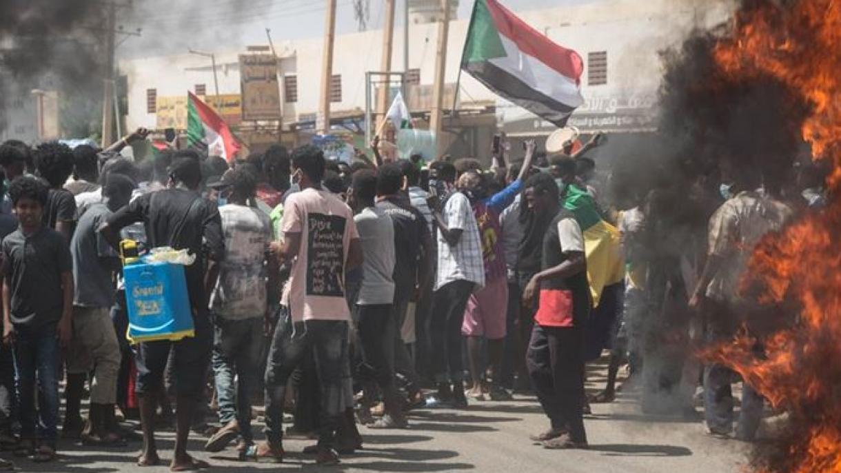 Uma pessoa morreu em protestos no Sudão