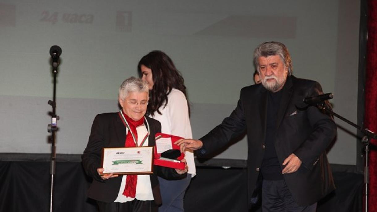 Фикрие Булунмаз със специална награда от България