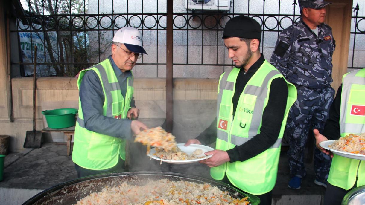 tika kirgizistan iftar.jpg