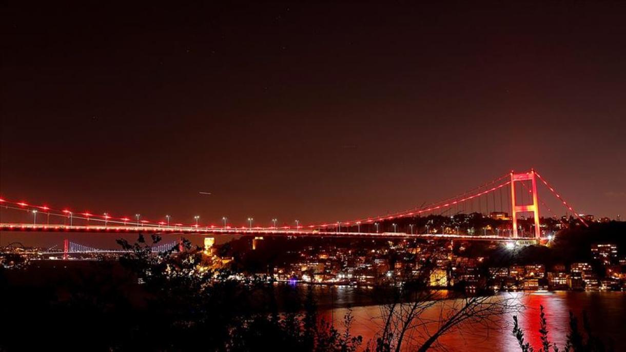 Istanbuldagi ko‘priklar bu gal DMD Oilalari jamiyati talabiga binoan qizilga bo‘yaldi
