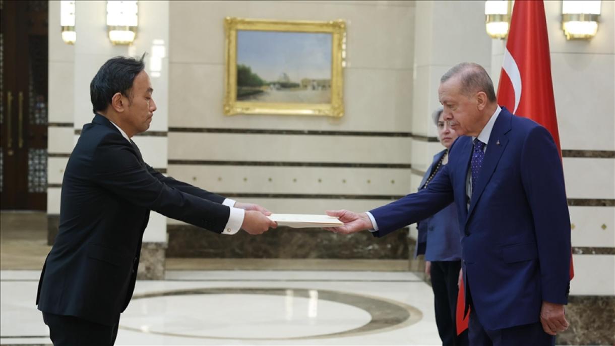 Embaixadores do Japão, Argélia e Irão apresentam cartas credenciais ao Presidente Erdogan
