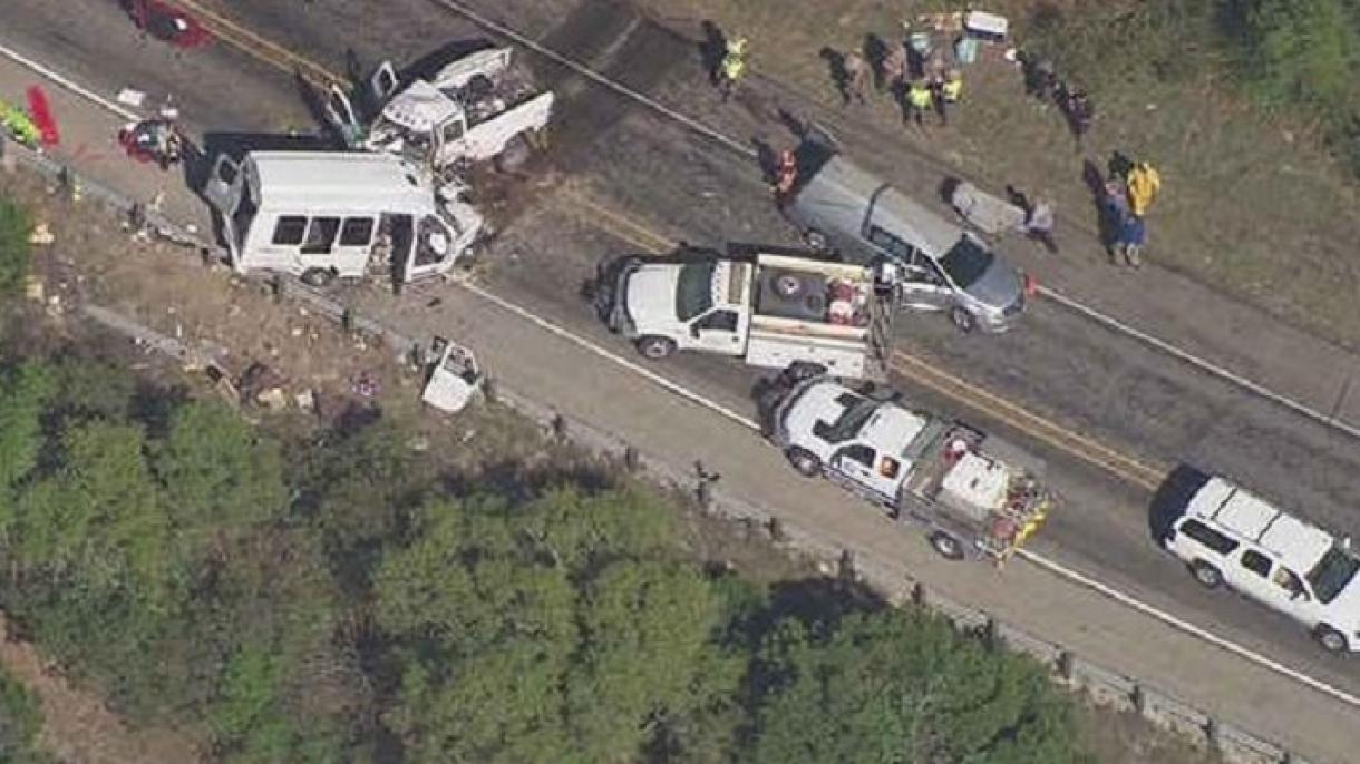 حادثه ترافیکی در امریکا 15 کشته و زخمی برجای گذاشت
