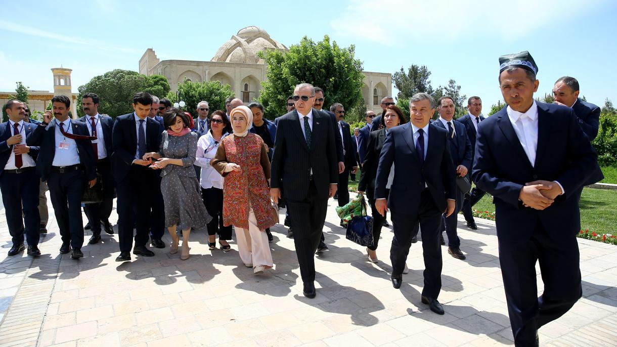 erdoghan buxarada tarixiy jaylardani ziyaret qildi