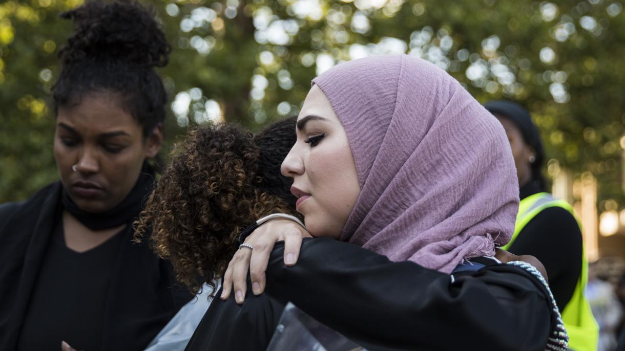 امریکہ: 17 سالہ مسلم دوشیزہ آہ و سسکیوں میں سپردخاک،مسلم برادری متذبذب