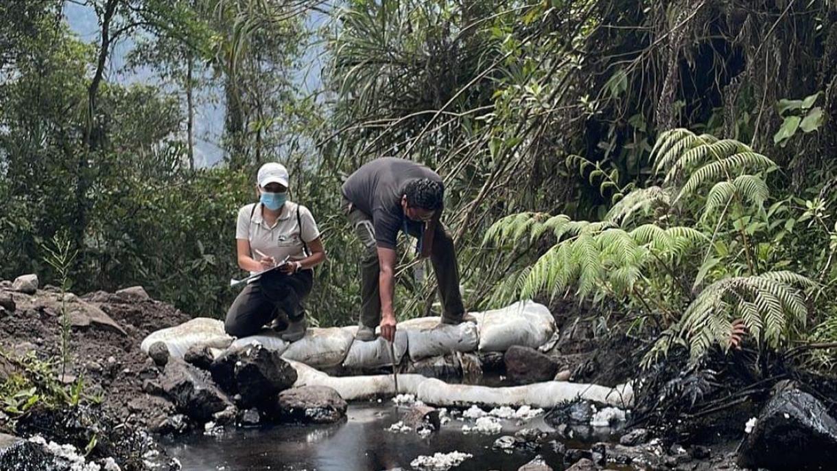 Un derrame de petróleo afecta a reserva ambiental en la Amazonía ecuatoriana