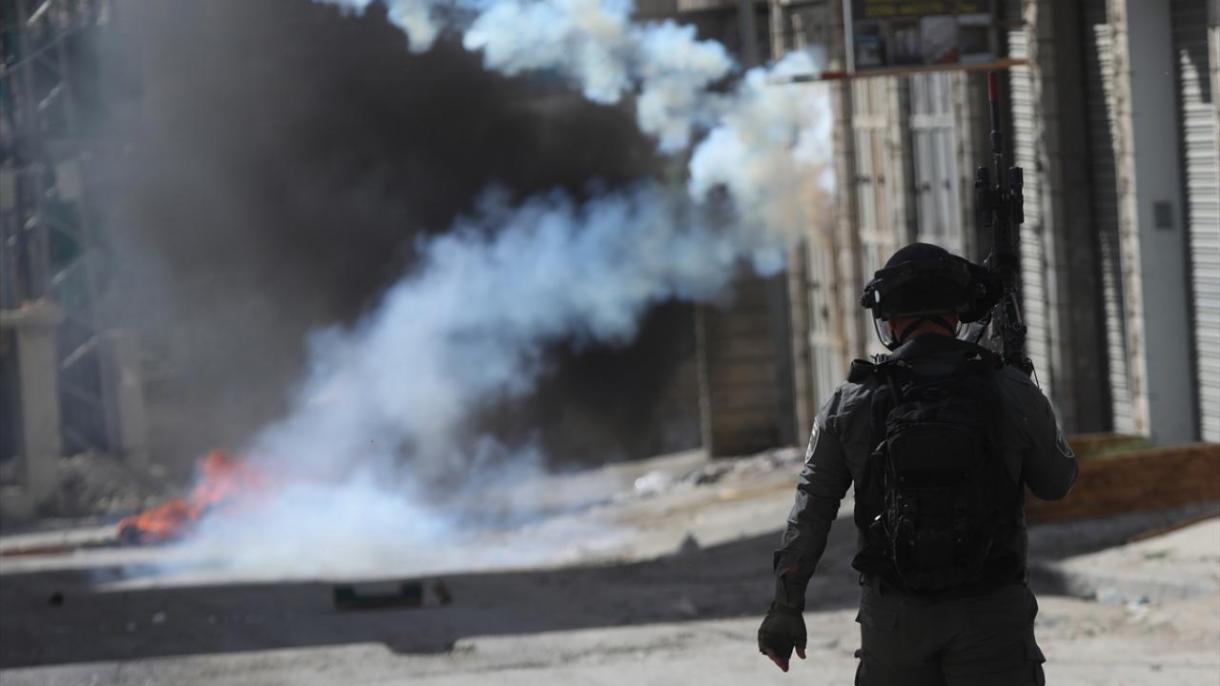 اسرائیلی فوجیوں کا فلسطینی گاوں پر حملہ، گولی لگنے سے ایک فلسطینی زخمی