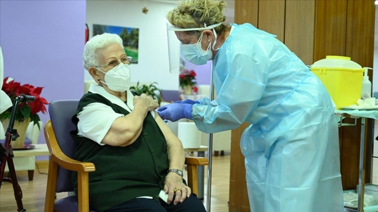 Italia, vittime del coronavirus sono 305, inizia vax day