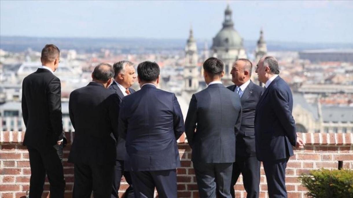 Tashqi ishlar vaziri Chavusho’g’li Budapeshtda Bosh vazir Viktor Orban tomonidan qabul qilindi
