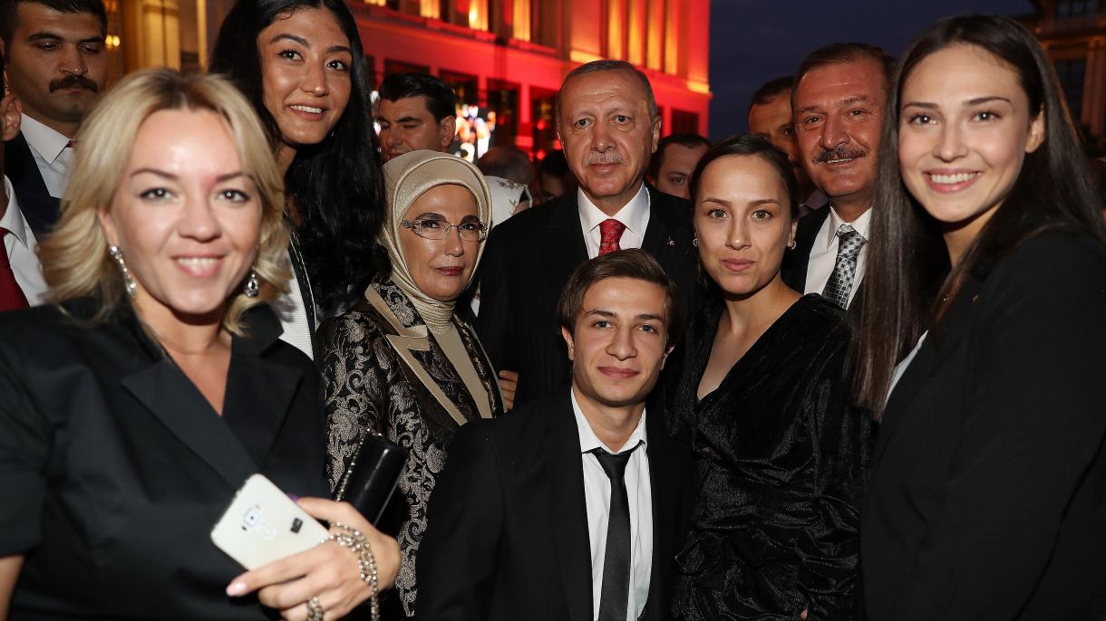 El presidente Erdogan concedió una recepción en el Complejo Presidencial