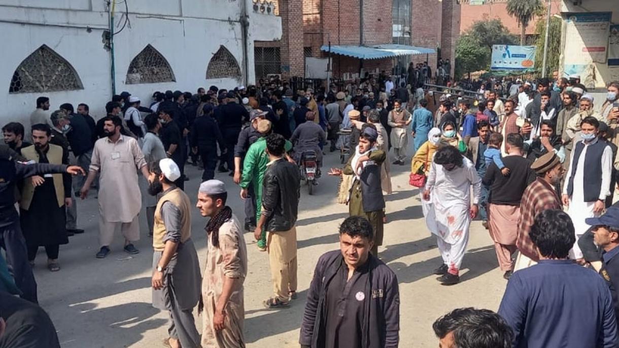 Pakisztánban bombatámadás egy dzsámi ellen