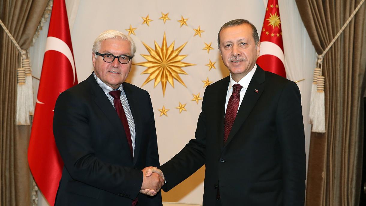 Erdogan e Steinmeier discutono il processo politico in Siria