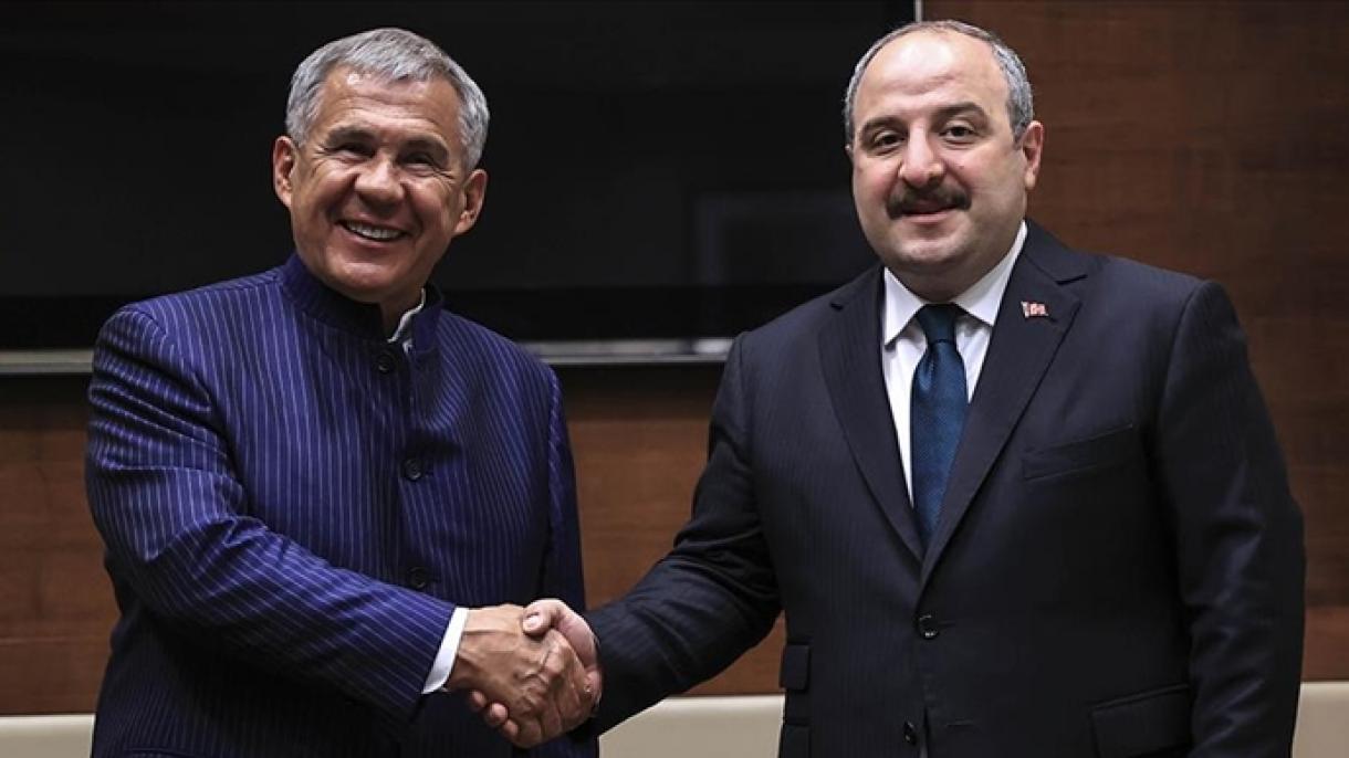 瓦兰克在安卡拉与鞑靼斯坦共和国总统会晤