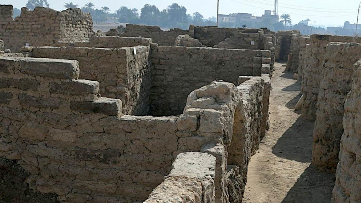 Descubren en Egipto la “ciudad dorada perdida” de 3.000 años