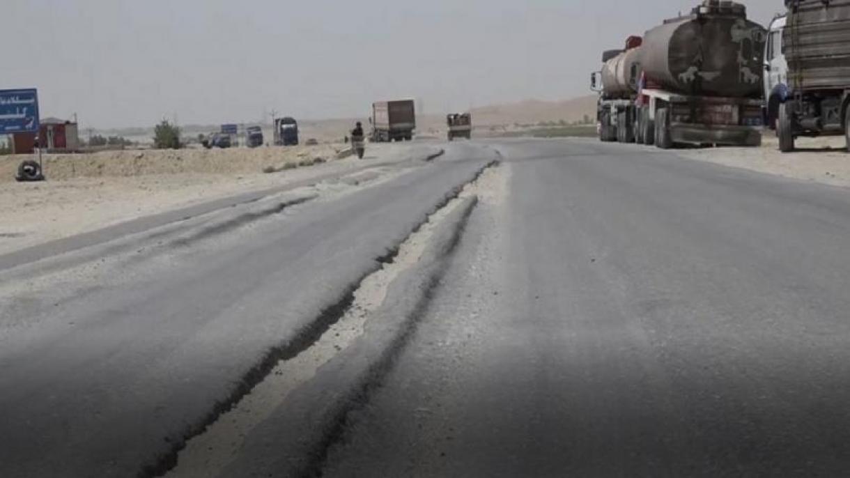 طالبان بزرگراه کابل-قندهار را بازسازی می‌کند