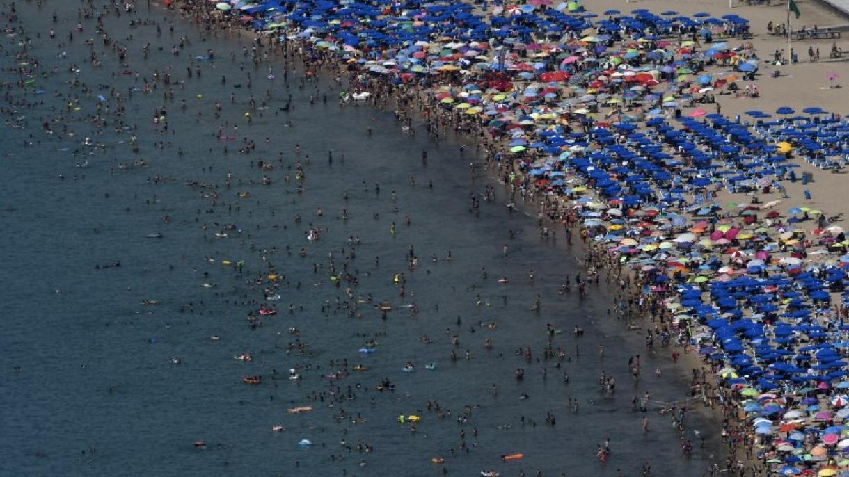 España recibirá un 0,8 % de turistas extranjeros menos en 2018