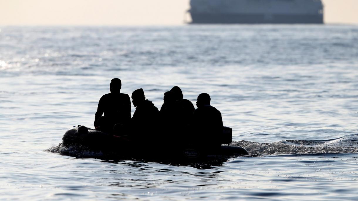 Un número de récord de inmigrantes pasaron el Canal de la Mancha ayer
