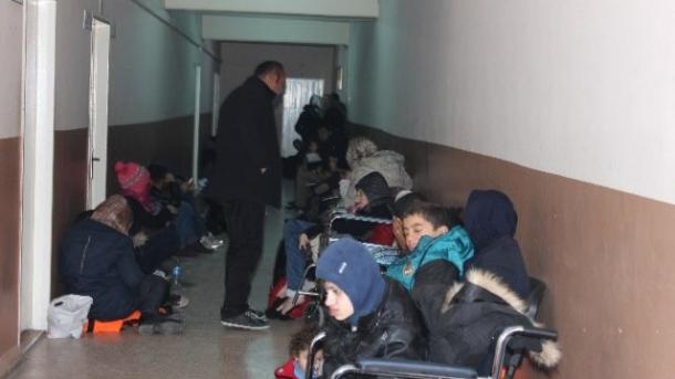 Detienen a 101 refugiados en Izmir