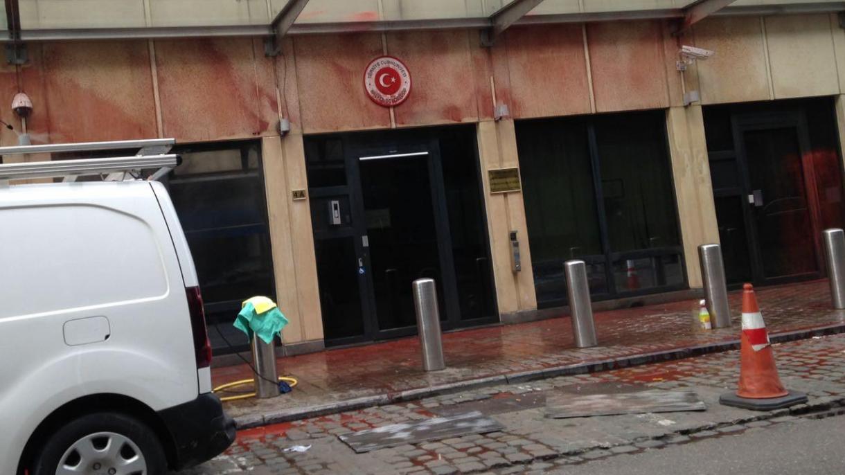 Atacam com tinta vermelha a Embaixada turca na Bélgica