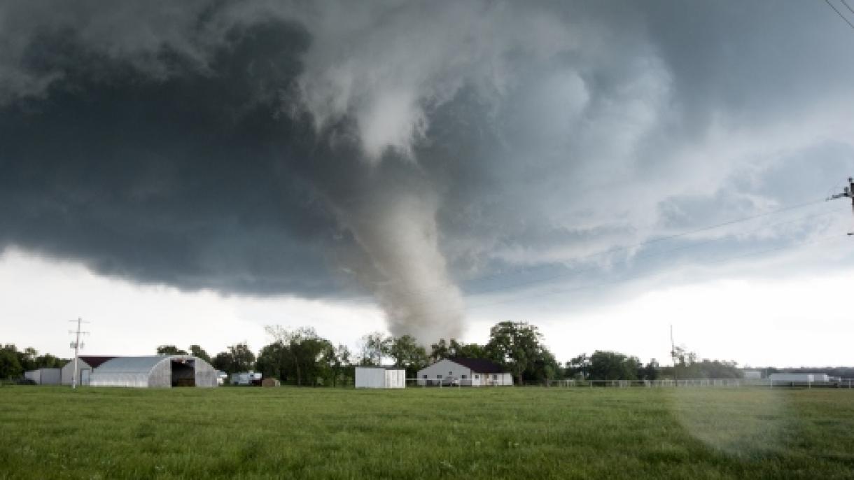 Fuerte tornado deja sin luz a más de 5 millones en Ohio